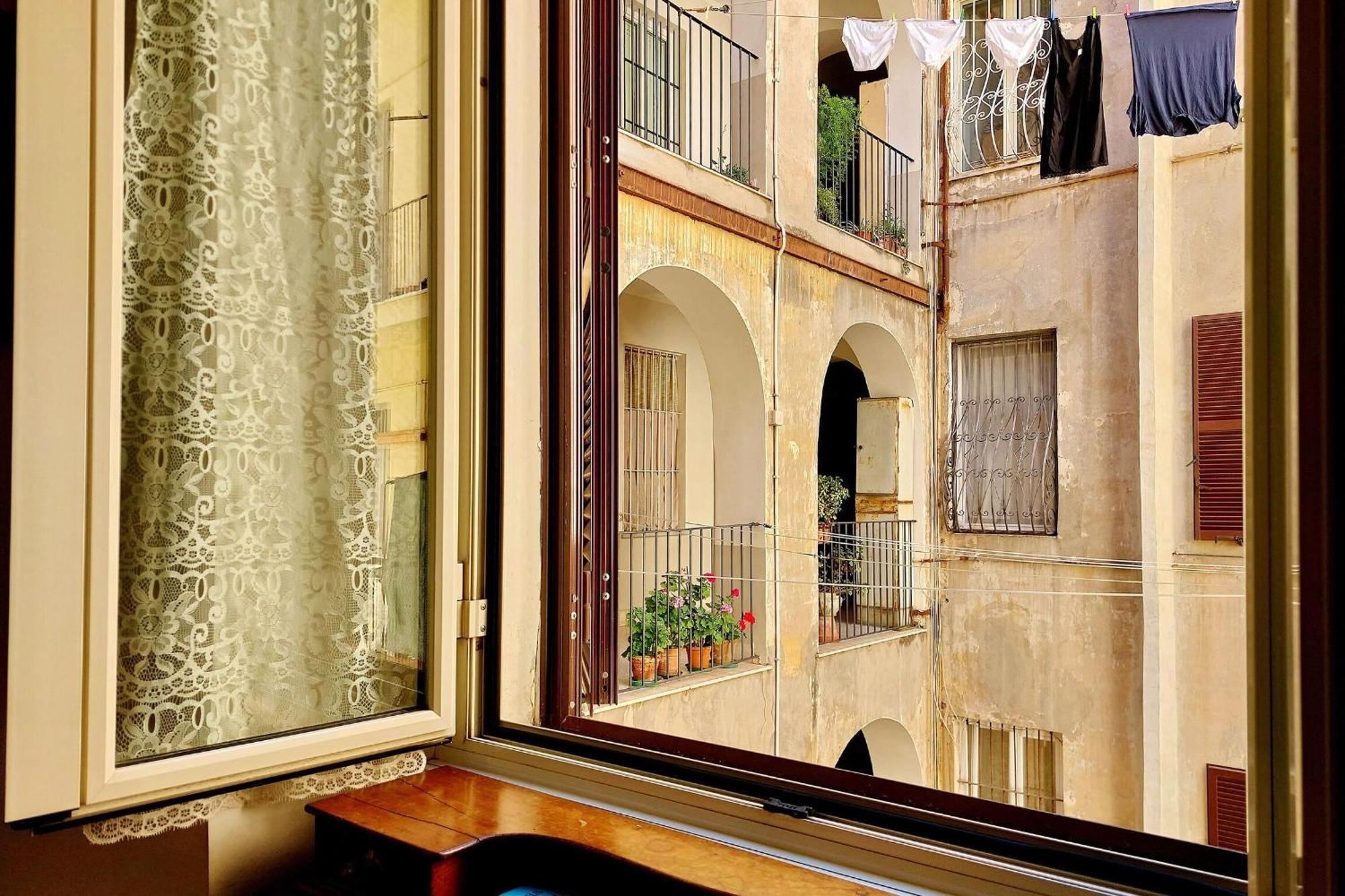 1 Bd With Balcony San Giovanni By Halldis Рим Екстериор снимка