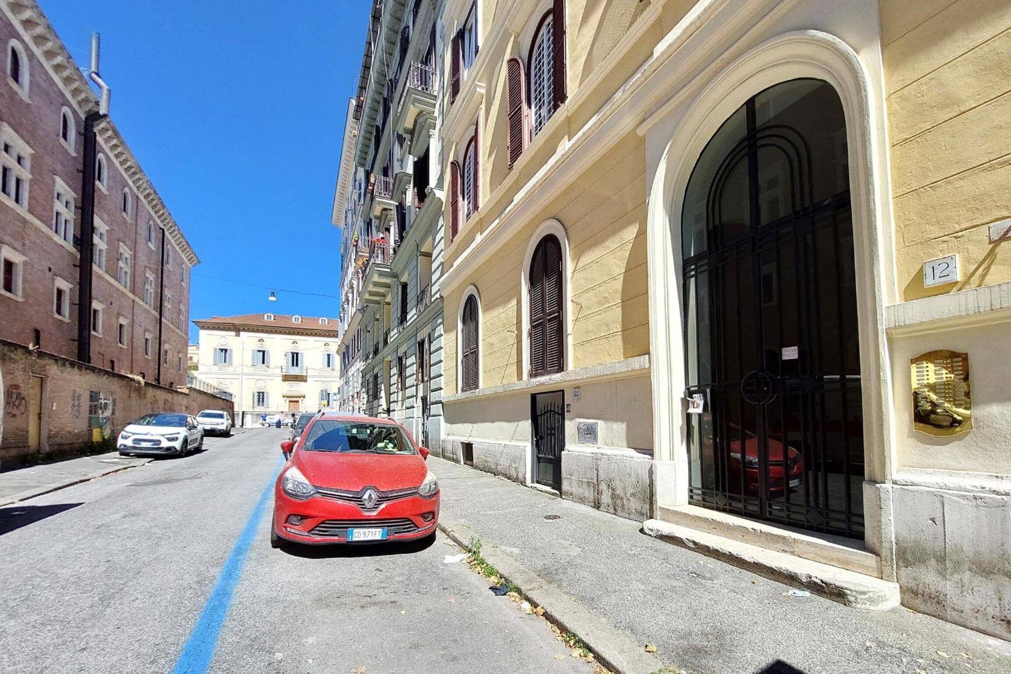 1 Bd With Balcony San Giovanni By Halldis Рим Екстериор снимка